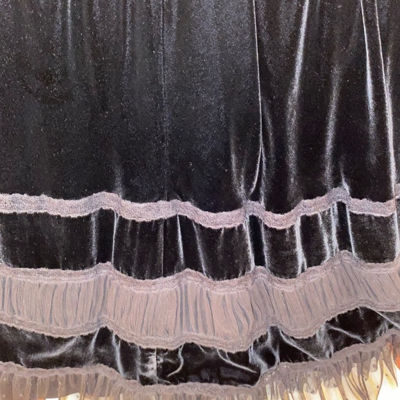 Black velvet skirt with lace and tulle inserts size 10 - Picture 5 of 5